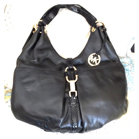 Michael Kors Handbags - MK Camille style tote